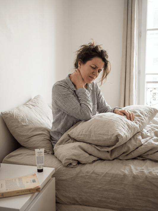 Comment bien positionner son oreiller cervical pour éviter les douleurs ? - ErgoConfort